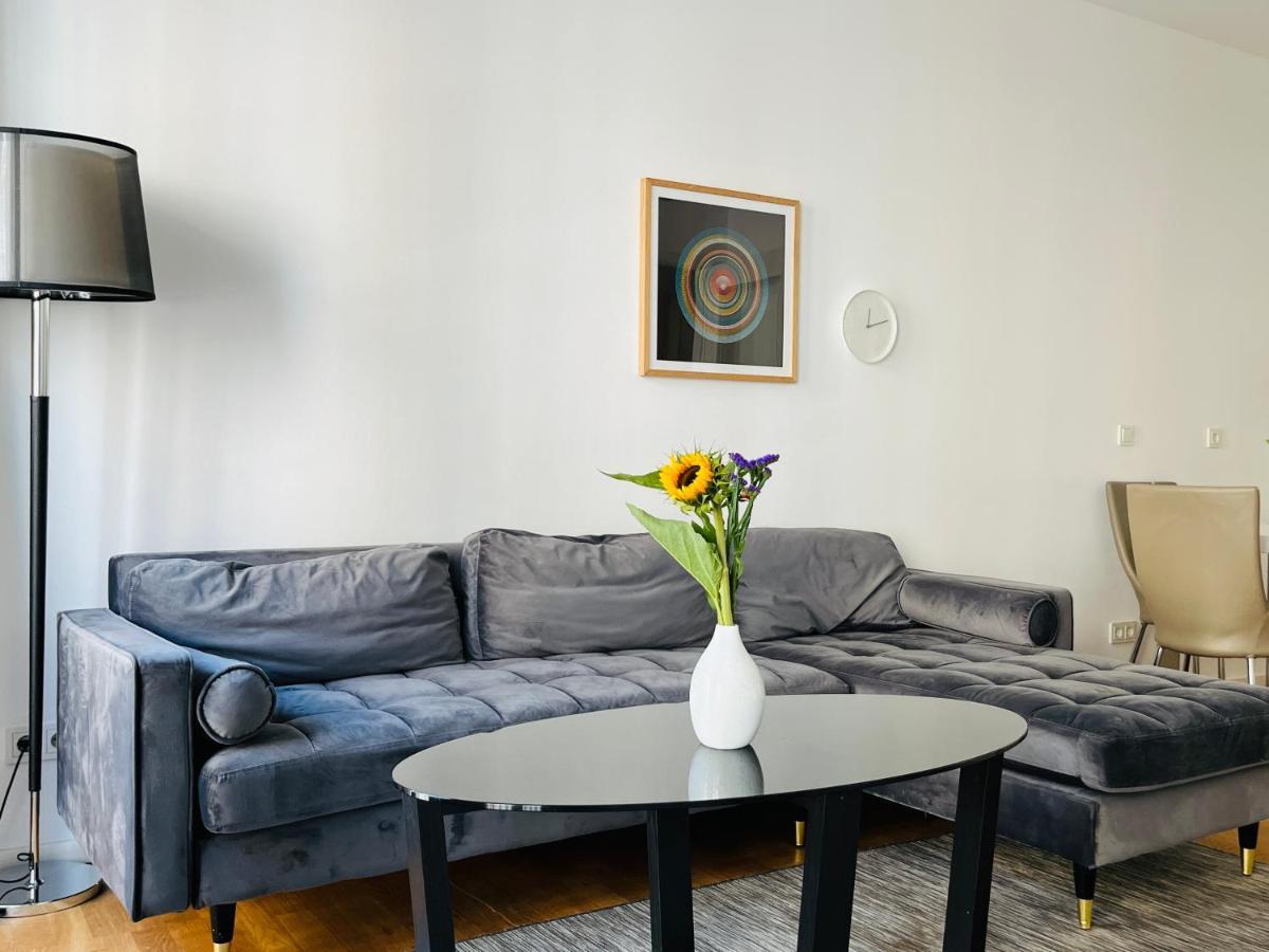 Modern Apartment In Mitte Berlin Dış mekan fotoğraf